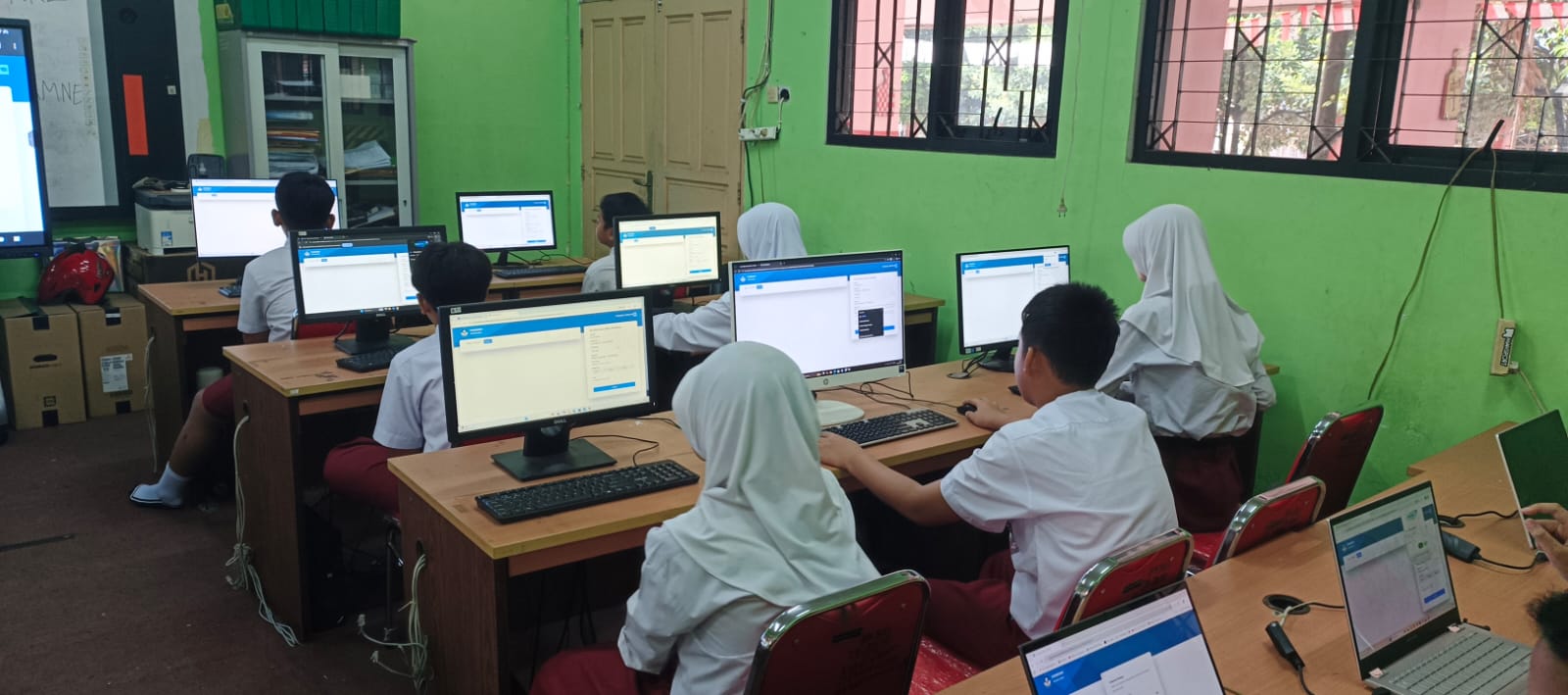 Fasilitas Ruang Lab.Komputer Sadulas - SDN Sunter Agung 12 PG